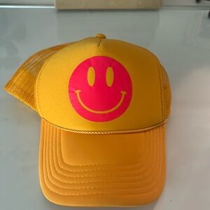 Preppy smile hat